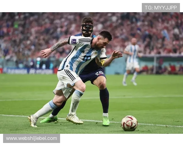 法国队在世界杯中的战袍演变史，回顾法国队服设计的经典与创新元素