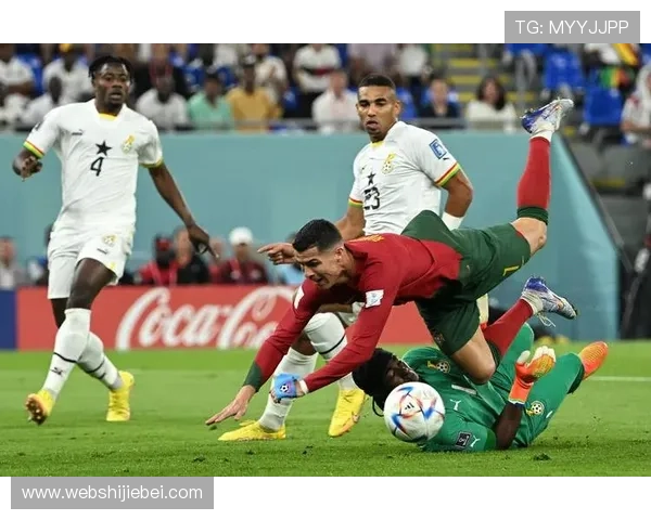 盘点世界杯十大精彩瞬间让你体验足球比赛中最激烈的对抗与精彩表现